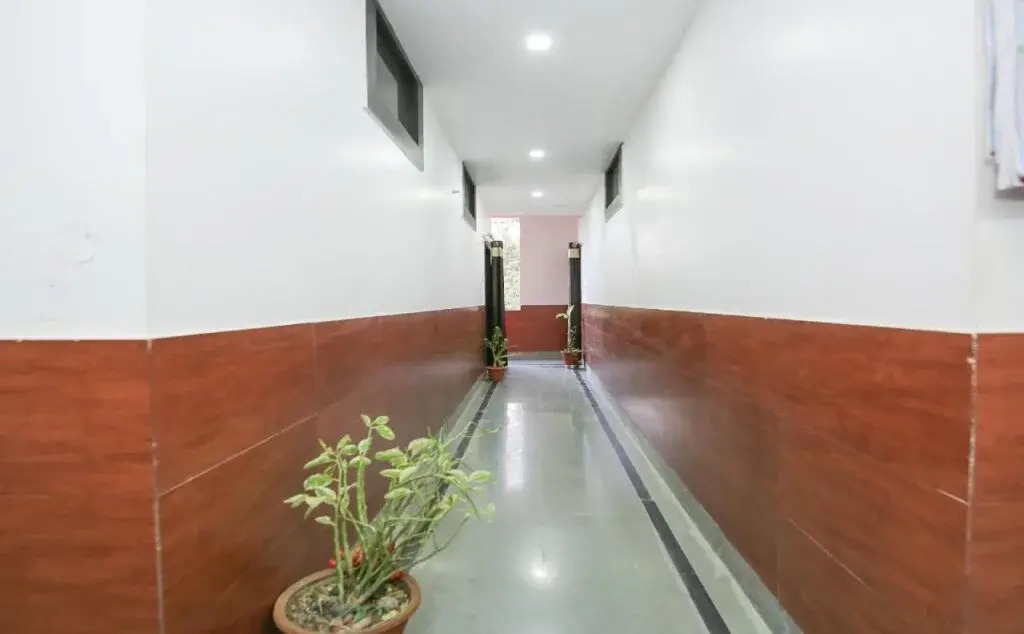 Hotel Tushar Palace By OYO Rooms