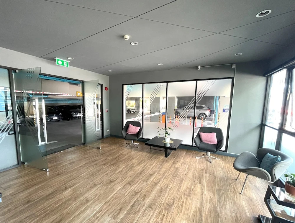 ZcapeX2 Condo near Boat Avenue & Laguna