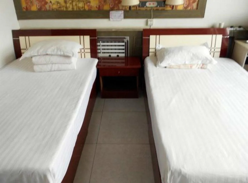 Zhangqiu Yingping Hotel