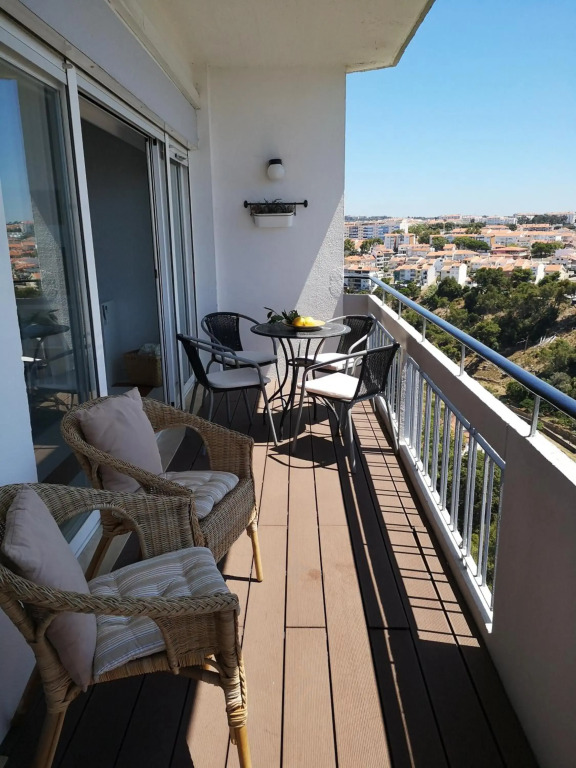 Superb view over Cascais and the Ocean, with wonderful balcony