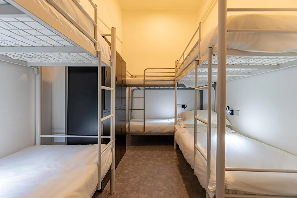 RedDoorz Hostel Near Chinatown Mrt