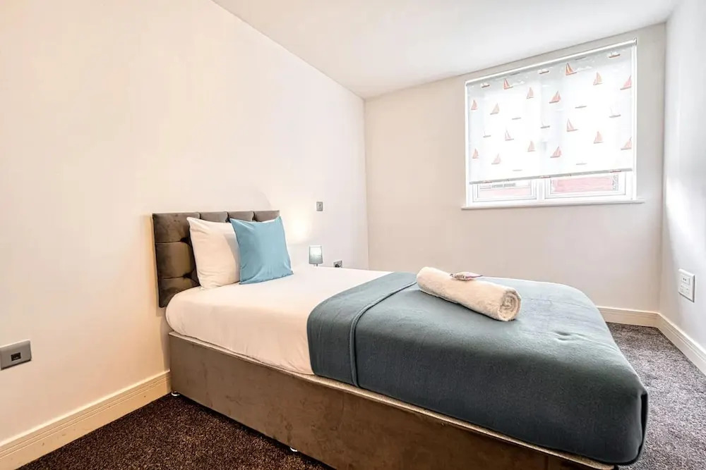 Spacious 2 Bed Apartment in Birmingham