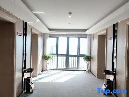 Youth Sunshine Hotel