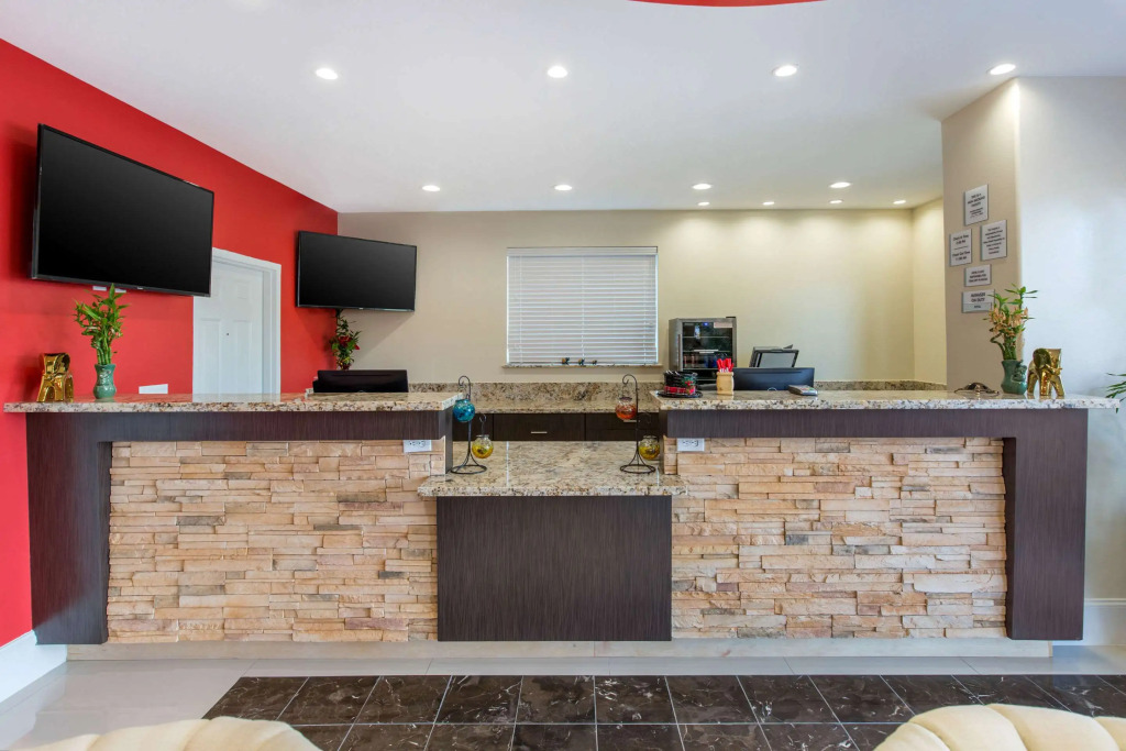 Econo Lodge Inn & Suites Houston Willowbrook