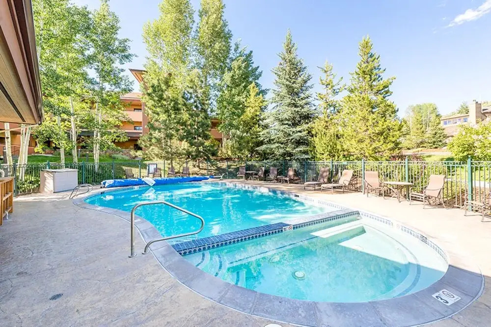 2740 Eagle Ridge Drive Condo - 2 Br condo by RedAwning