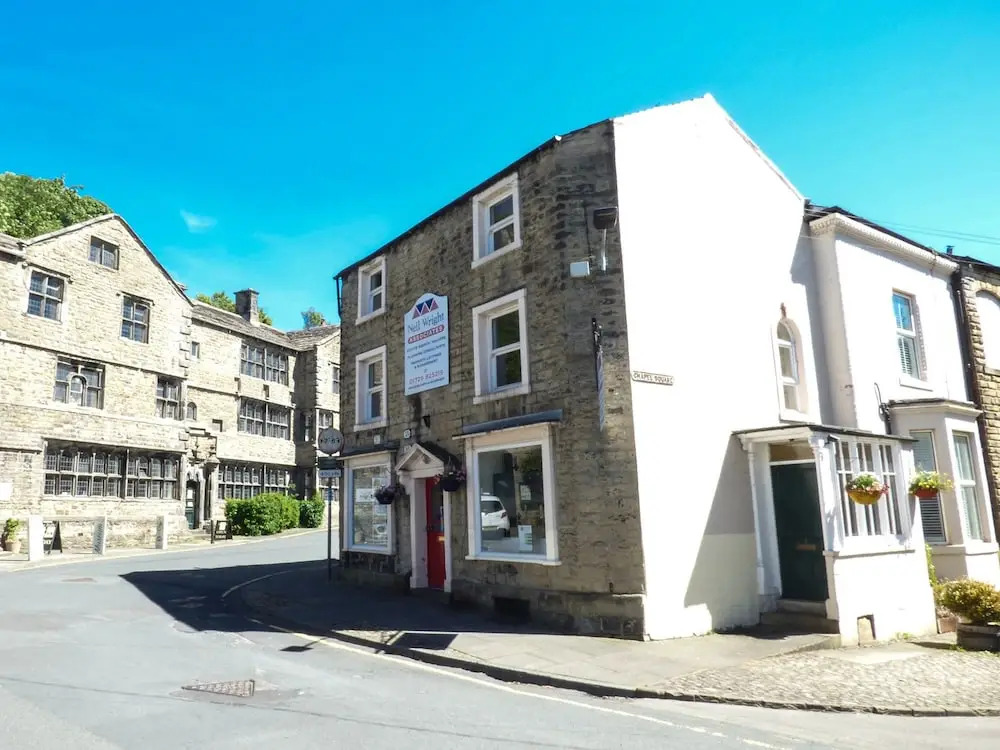Dinsdale House