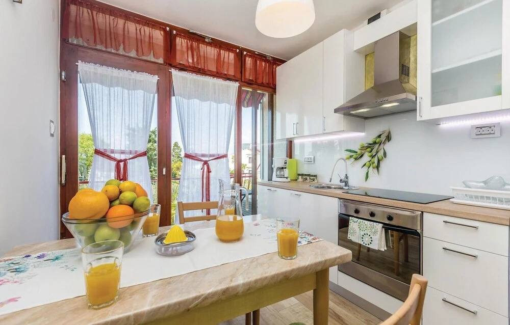 Awesome Apartment in Malinska With Wifi and 2 Bedrooms