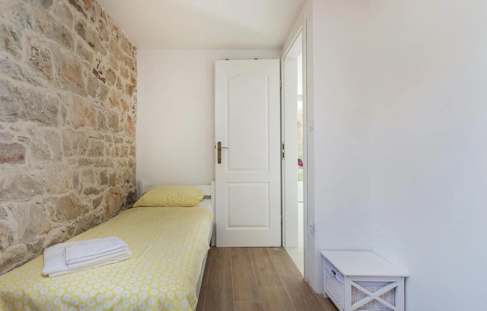 Stunning Home in Mihelici With Wifi and 3 Bedrooms