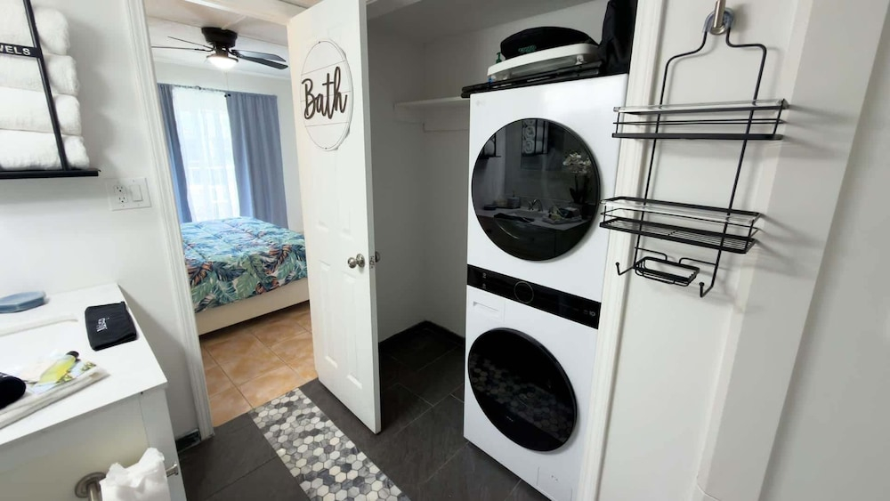 Walkable Location 99 Steps To Beach Pool 2 Bedroom Apts