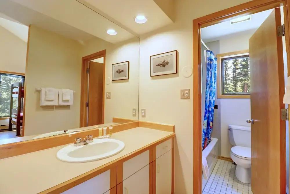 195 Summerwood 3 Bedroom Home by RedAwning