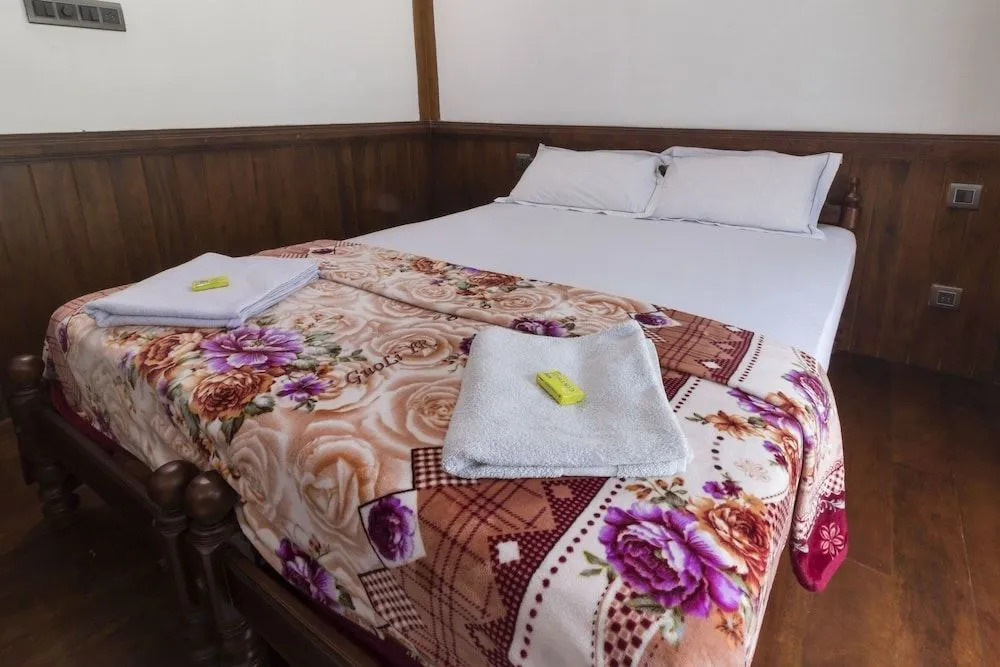 GuestHouser 3 BHK Houseboat 1b08
