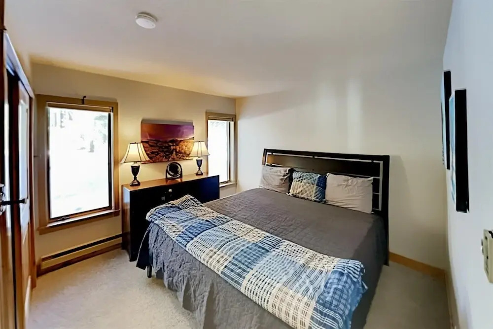 3 Bedroom Condo In West Keystone Near Lakeside Village