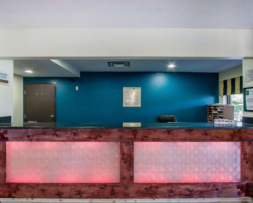 Econo Lodge Inn & Suites Centerville
