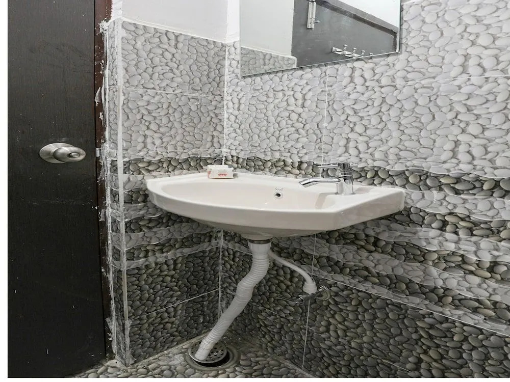 OYO 13569 Virat Residency