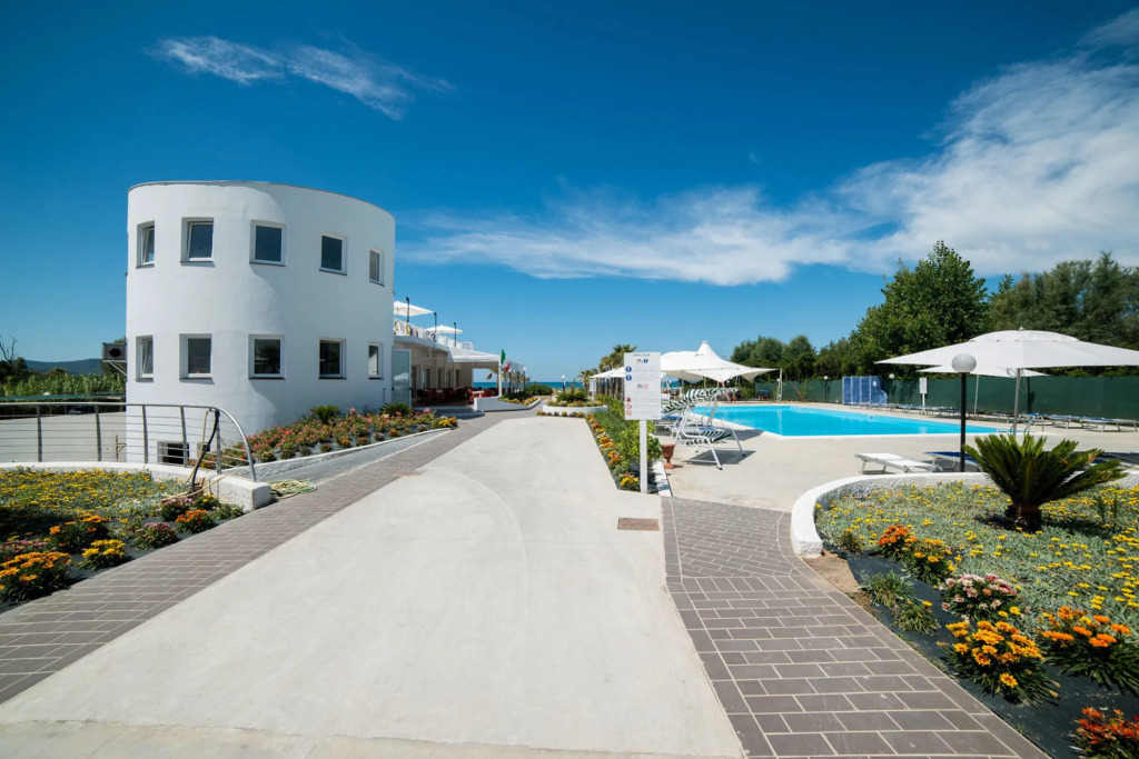 Medea Beach Resort - Cultural Stay near Amalfi Coast & Paestum