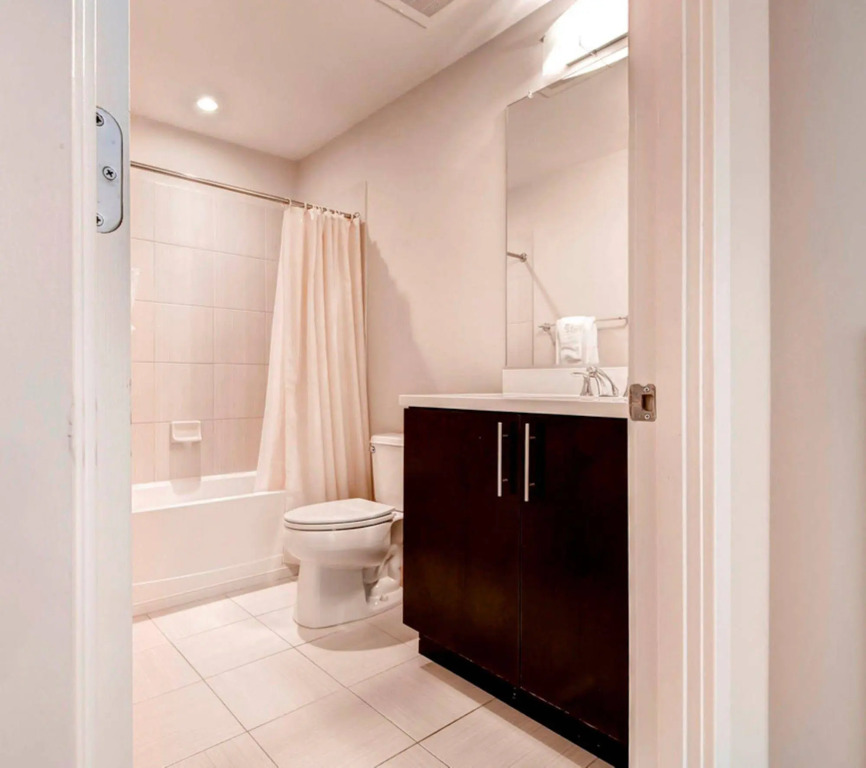 Global Luxury Suites at Villa Street