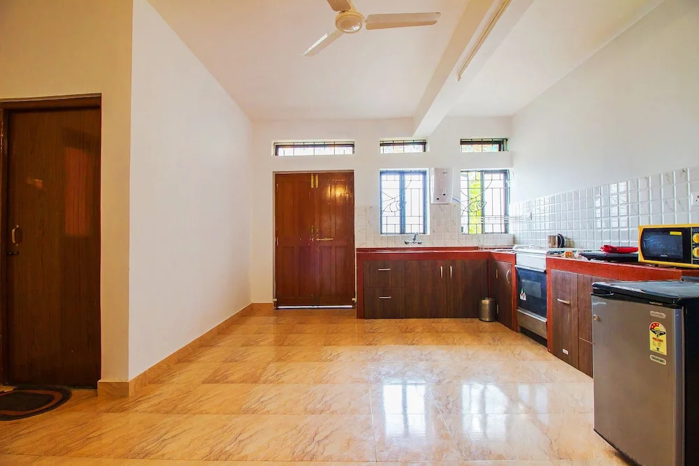 OYO 16094 Home Luxury 2BHK Club Cubana