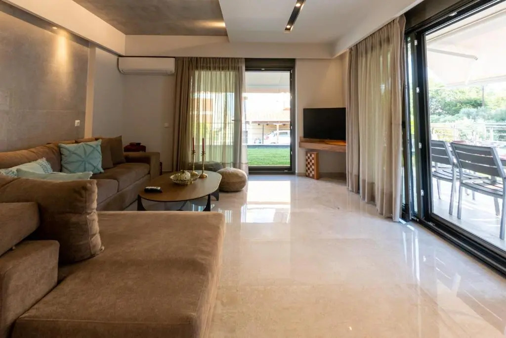 3 DOORS VILLAS