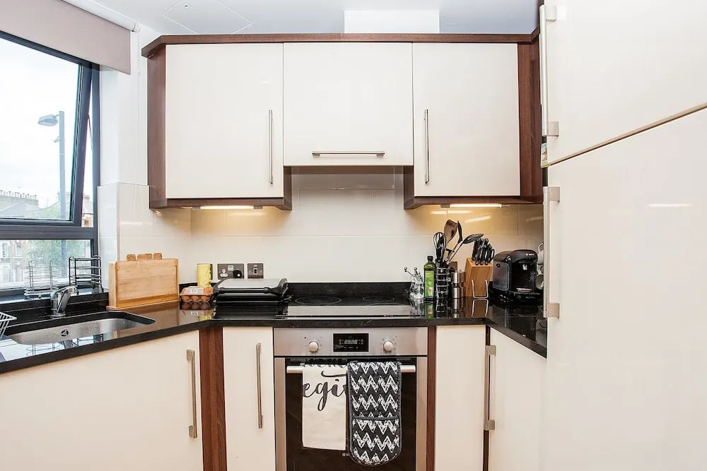 Modern 2 Bedroom Apartment