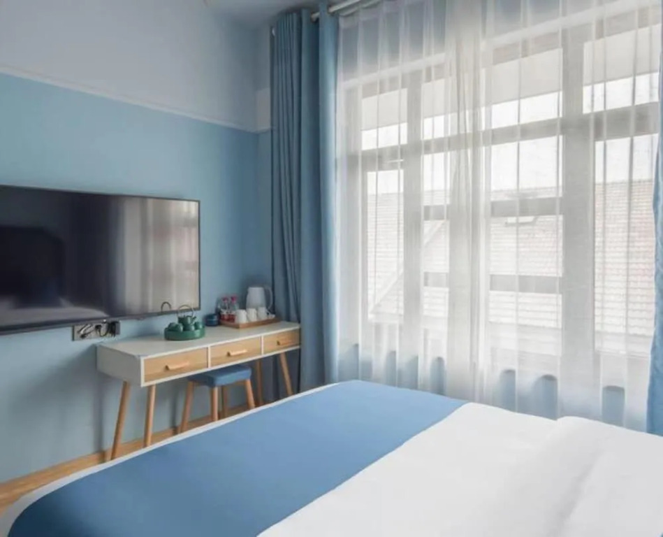 Floral Hotel Falan Small Town