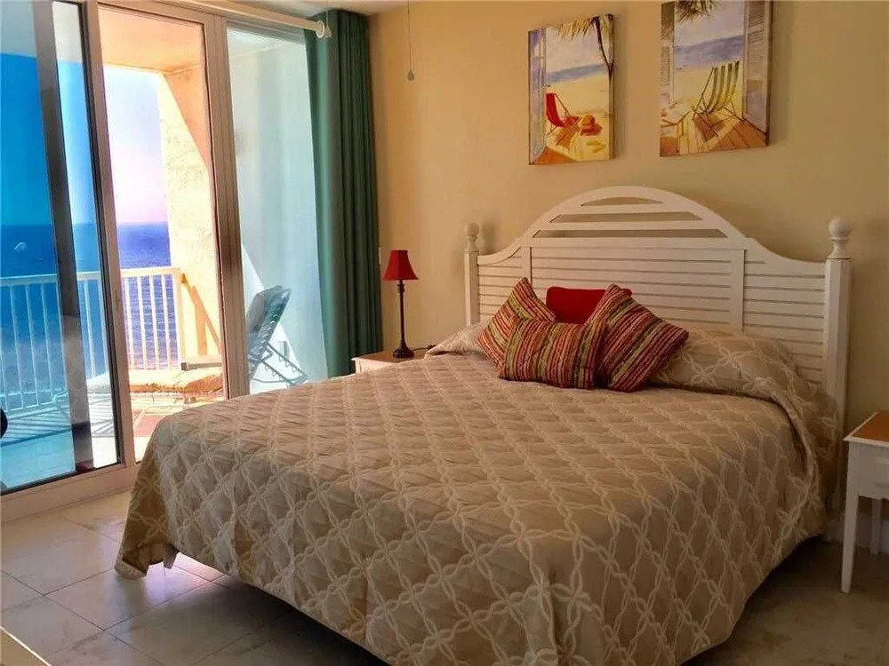 Island Tower 901 3 Bedrooms 3 Bathrooms Condo