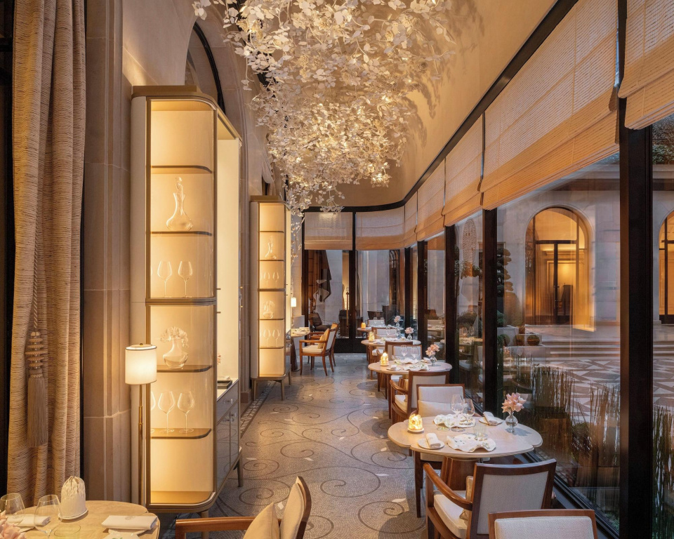 Отель Four Seasons George V
