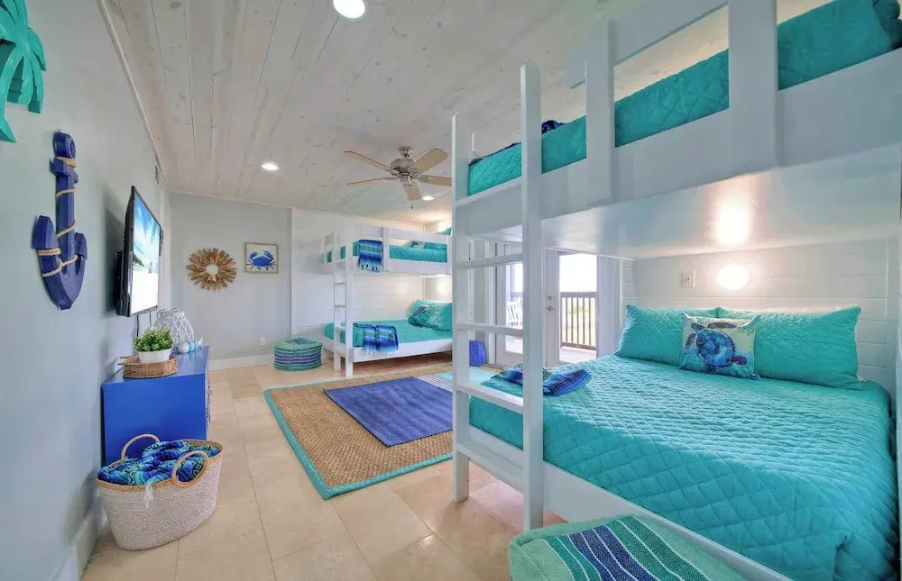 Sleeps 22 2 Homes w/ Private Pool, Game Room, Nature Views 7 BDR Avantstay