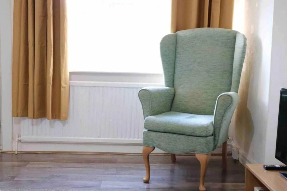 Cheerful 2 bedroom residential home