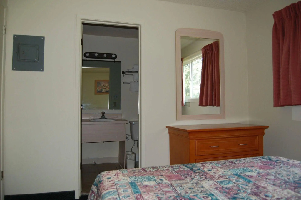 Western Inn Lakewood