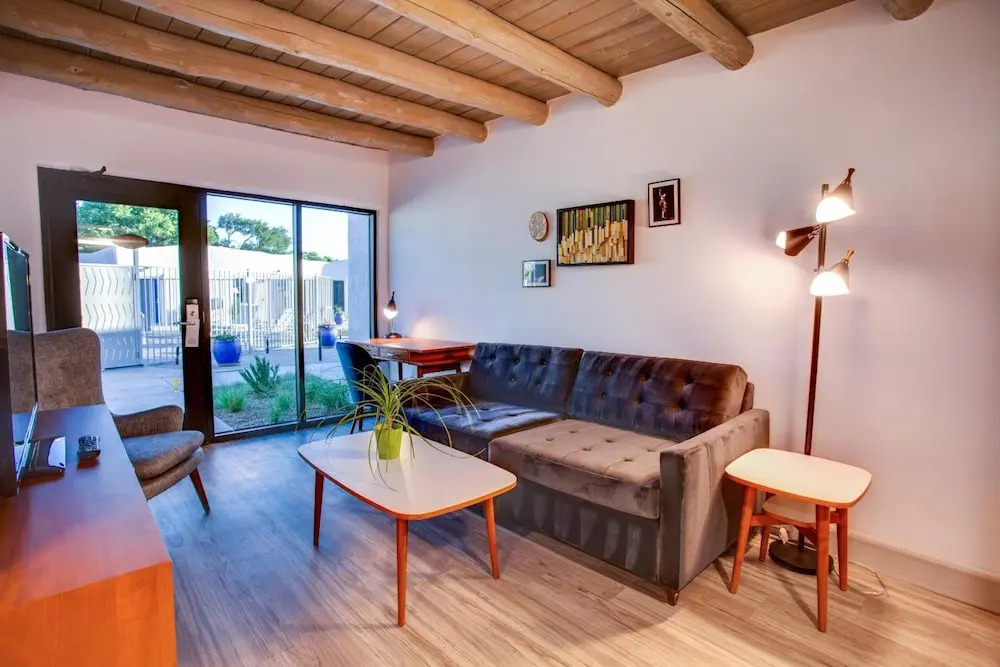 El Vado Motel