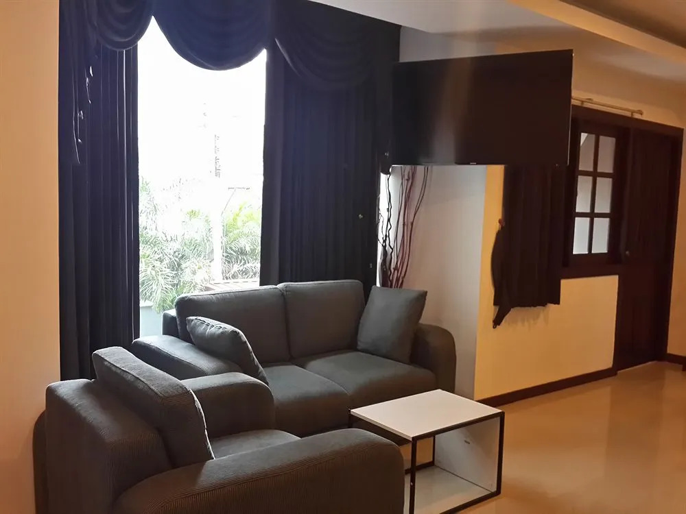 Yaka Hotel