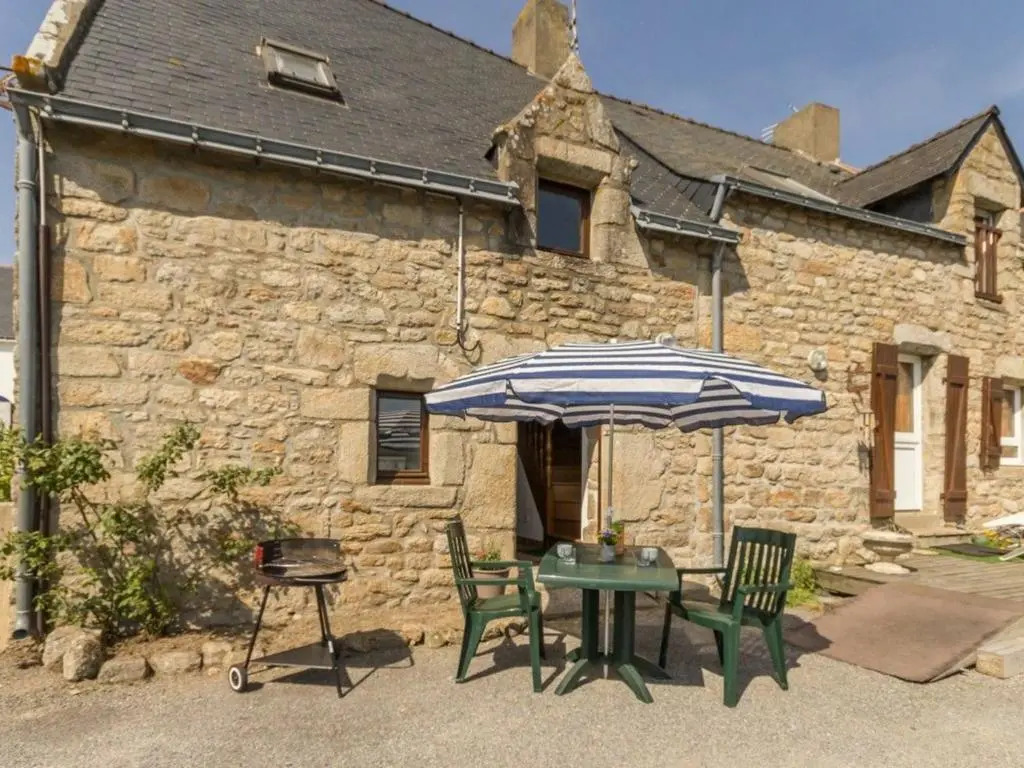 Charmante Maison Rénovée à 500m de la Mer avec Jardin, 2 Chambres, Parking Gratuit - FR-1-306-911