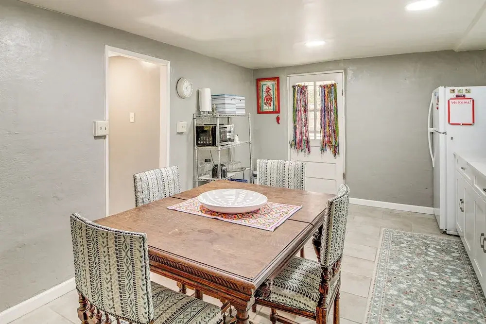 3 Mi to Old Town, Fenced Yard: ABQ Abode!