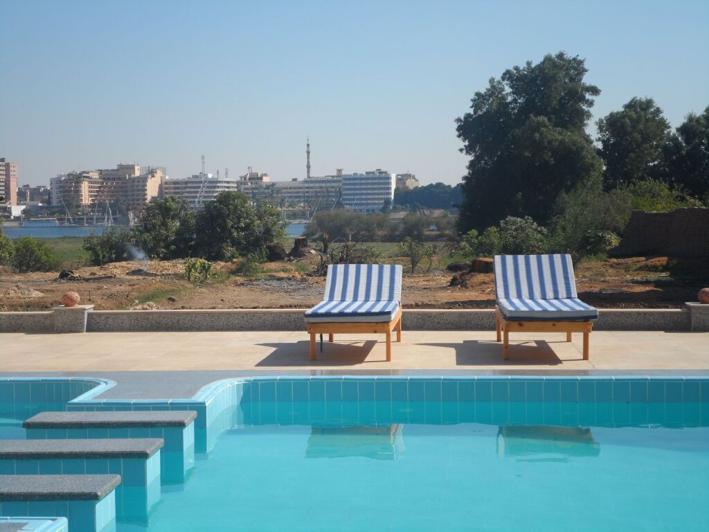 Jewel Howard Carter Hotel