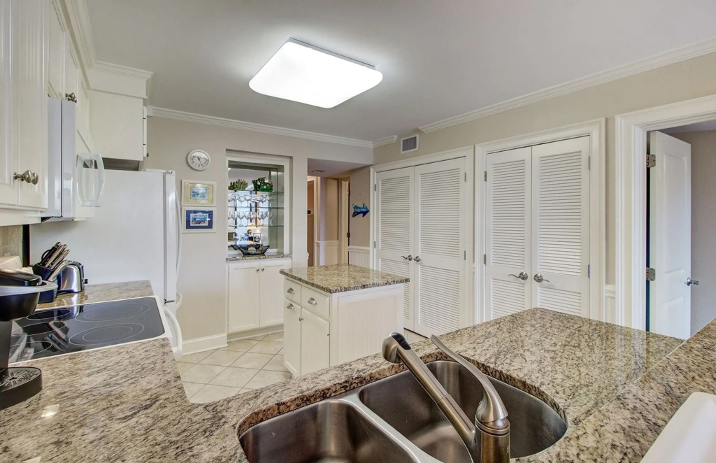 216 C Shipwatch by Avantstay Shared Pool + Ocean Views + Walk to the Beach