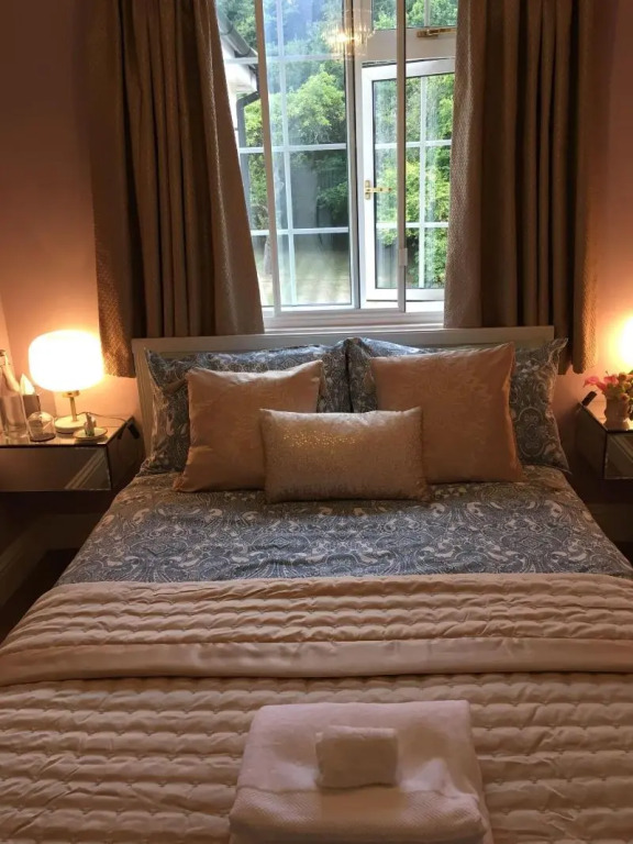 Leafy Suburban Bed and Breakfast