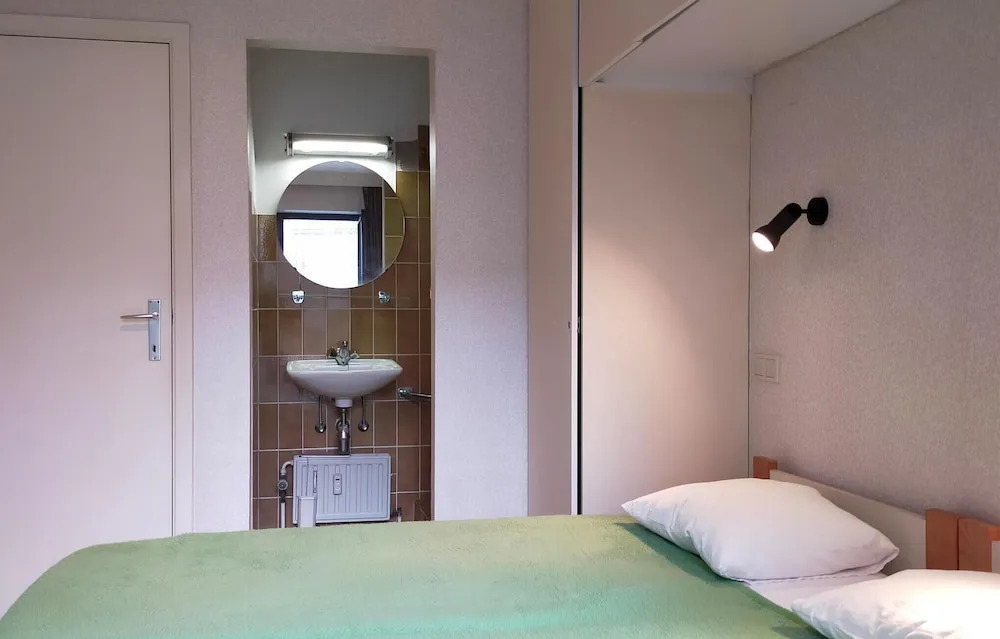 Beautiful Apartment in Knokke With 2 Bedrooms and Wifi