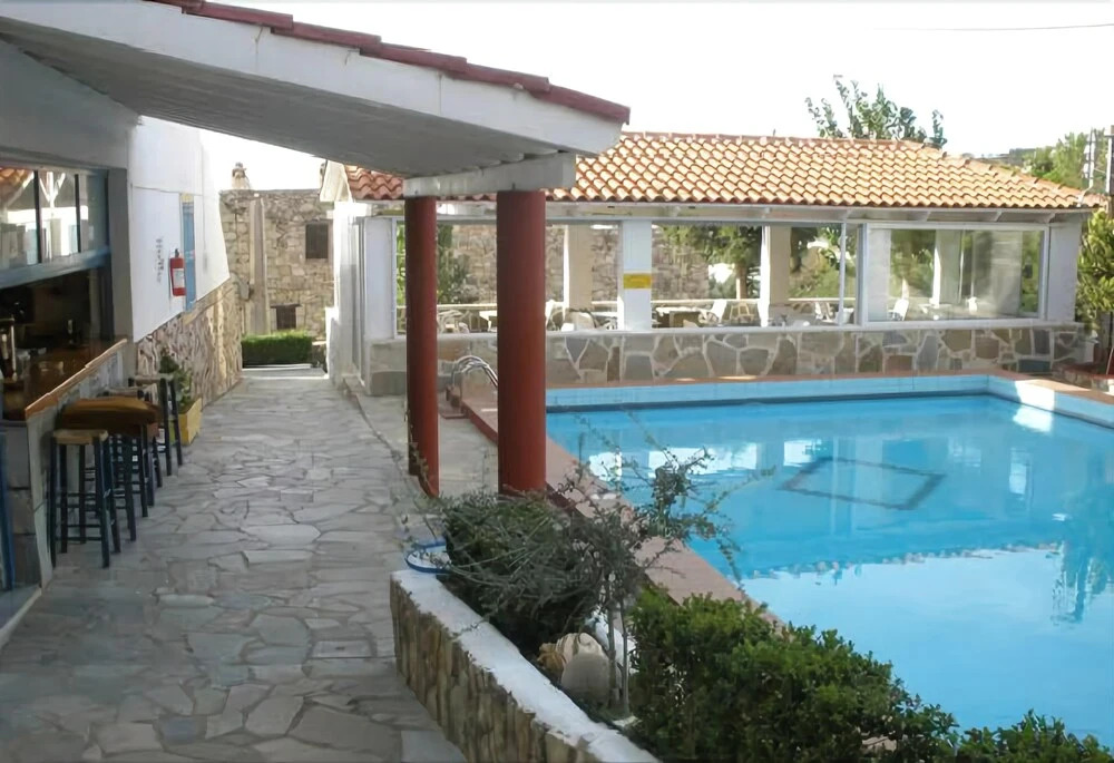 Elenis Apartments