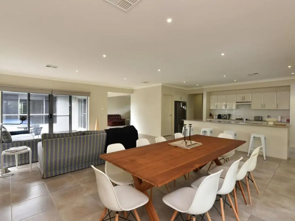 Angophora @ The Vintage