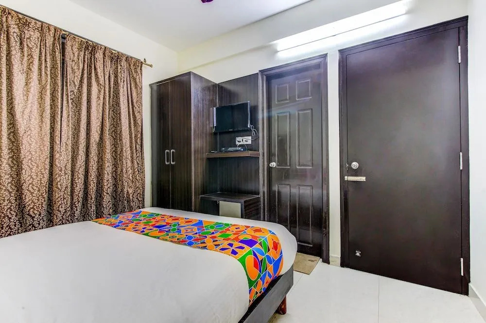 FabHotel Grand Savoury Fandhook