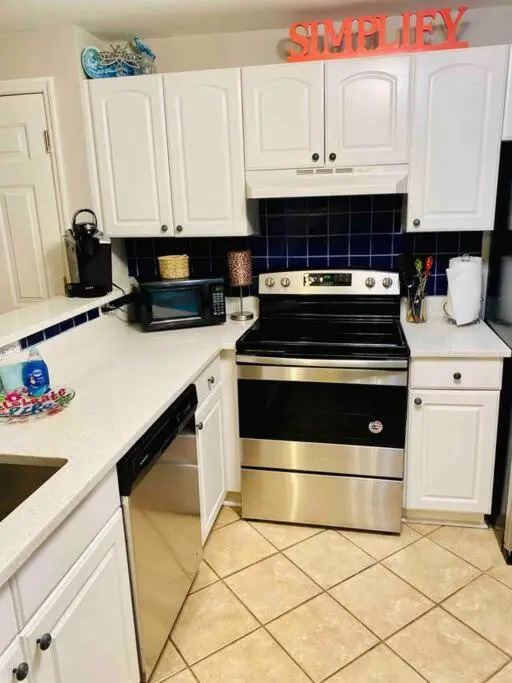 Mini Pearl, Private 2 BR - 1 block to BEACH!