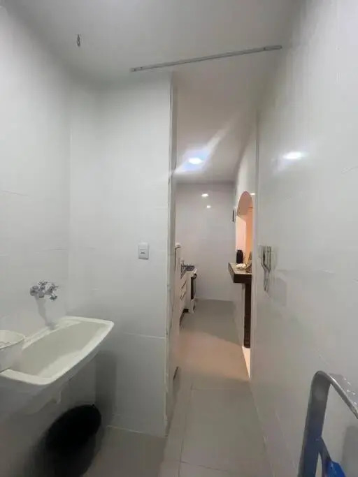 1/4, sala. Porto da Barra.