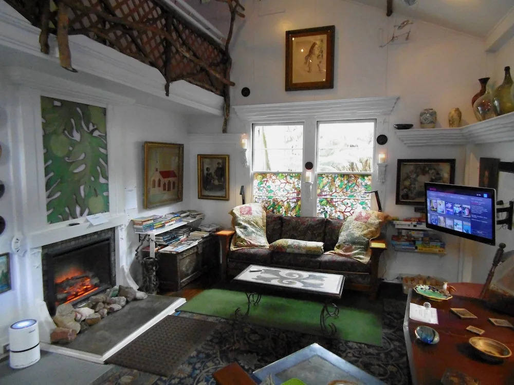 Upcountry Volcano Village Mountain Cottage