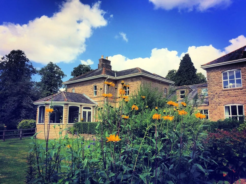 Walltree House