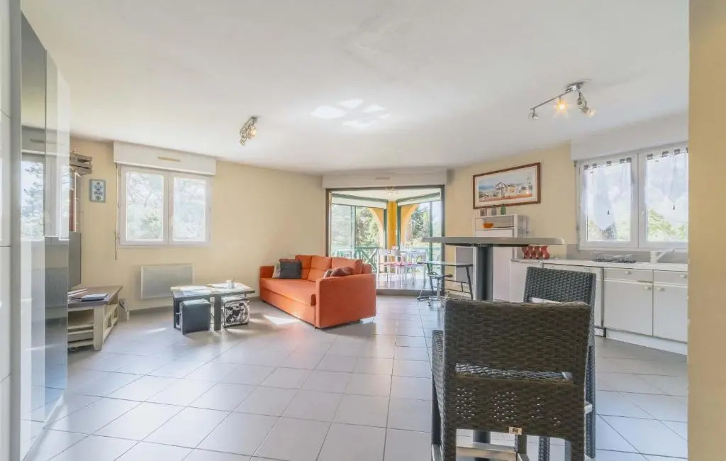 Appartement lumineux avec loggia