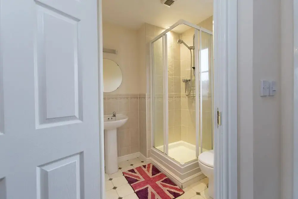 5 Rosebay Gardens