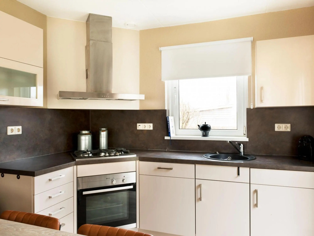 Bungalow near De Alde Feanen with Spa