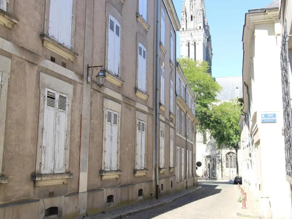 Charmant Appartement Central à Angers - Tout Inclus, Wifi, Proche Gare et Patrimoine - FR-1-622-6
