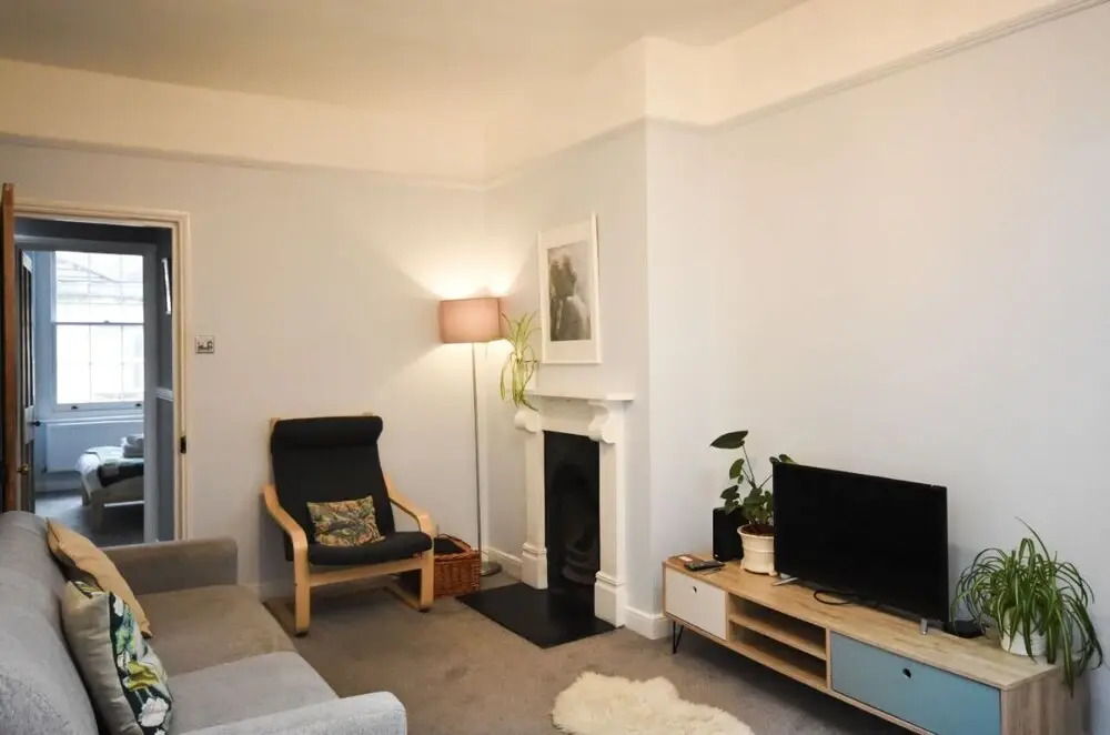 Central Contemporary 3 Bedroom Flat in Bristol