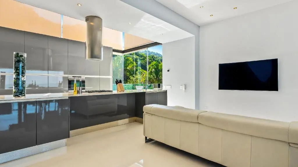 Avalon - 901 Luxurious & Best View 3 BR Amapas